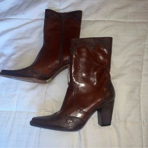 Western style mid calf boot